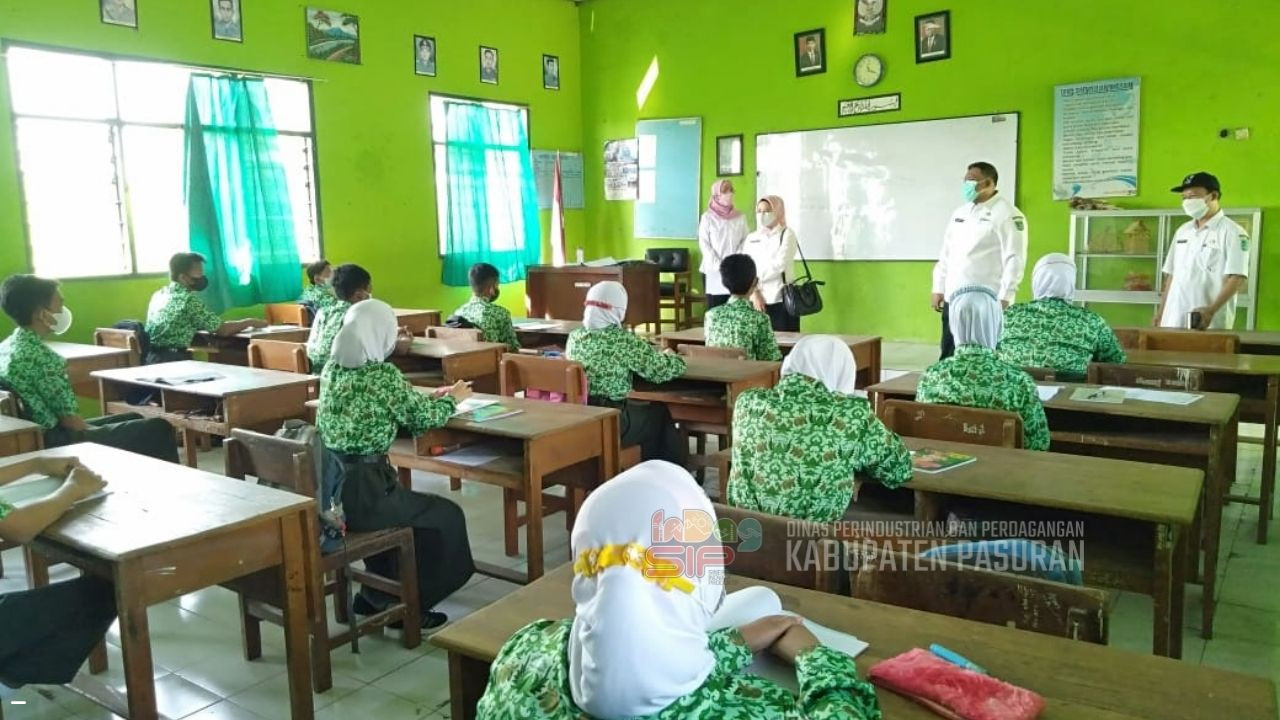 Hari Pertama Pembelajaran Tatap Muka, Pemerintah Kabupaten Pasuruan Melakukan Kunjungan ke beberapa Sekolah